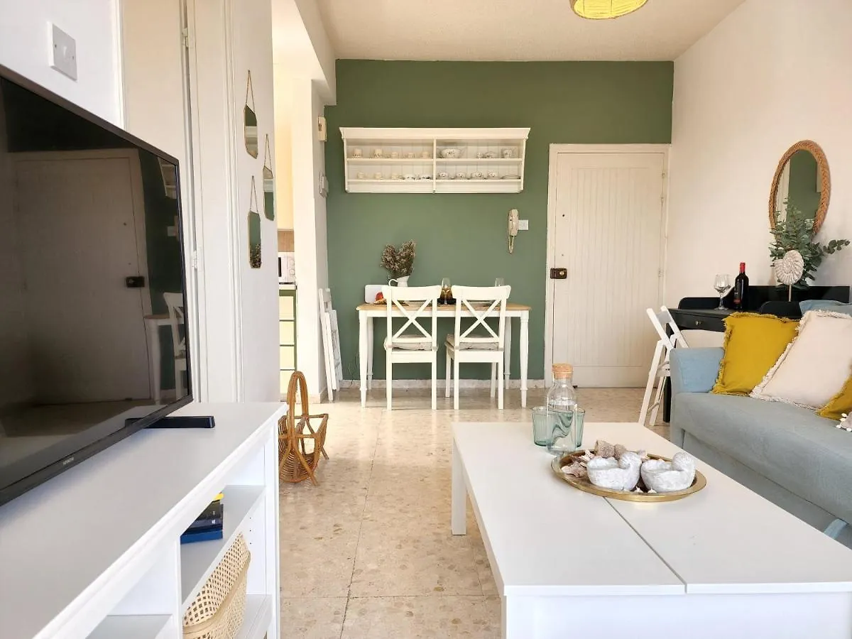 Capri Sea View One Bedroom Larnaca Apartament
