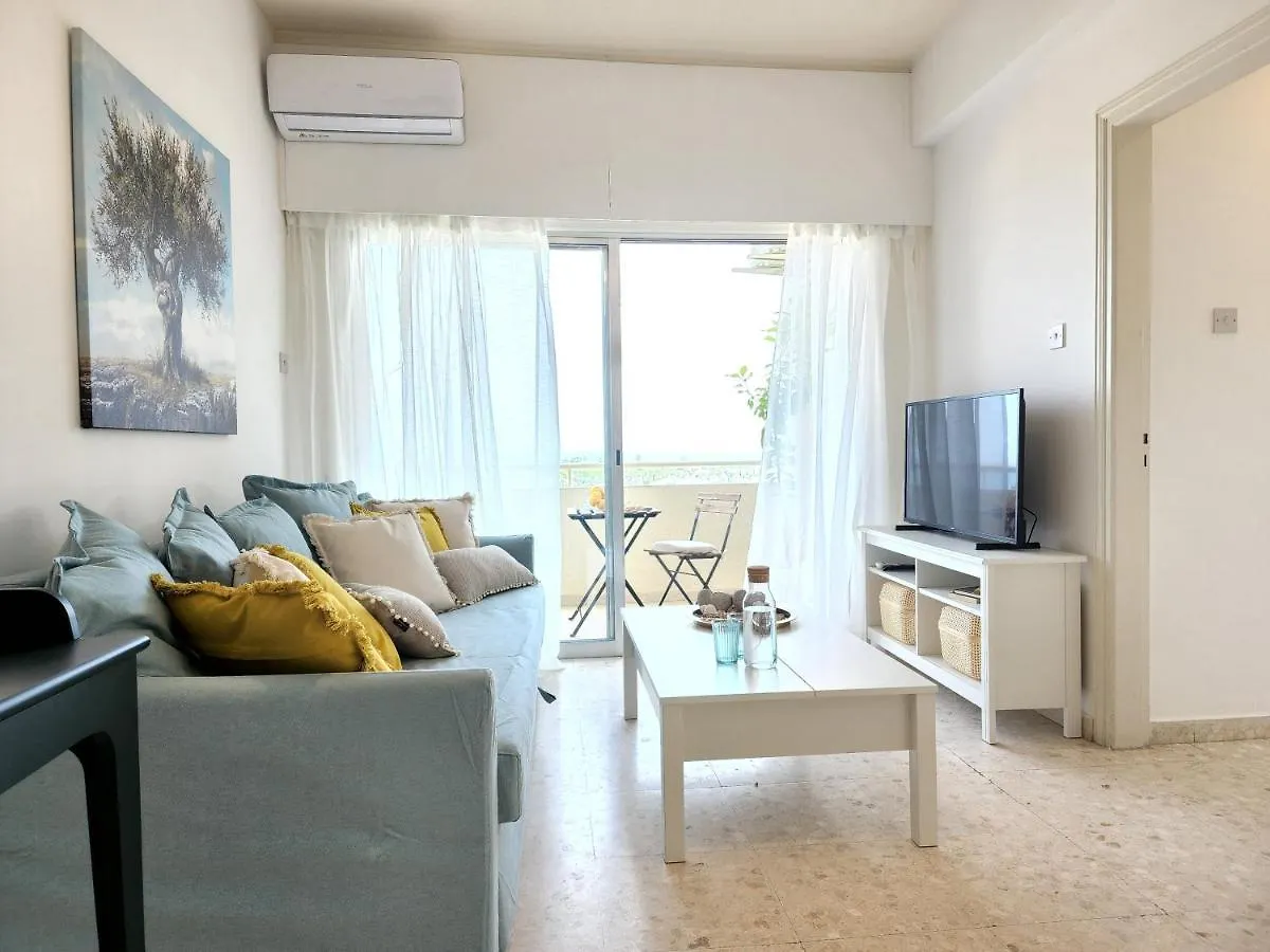 Capri Sea View One Bedroom Larnaca Apartament